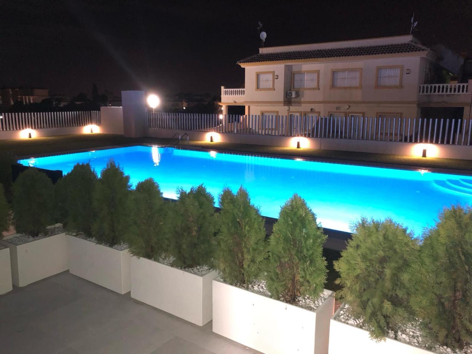 Palmview Poolside Heaven In Turquesa Del Mar Lägenhet Orihuela Exteriör bild