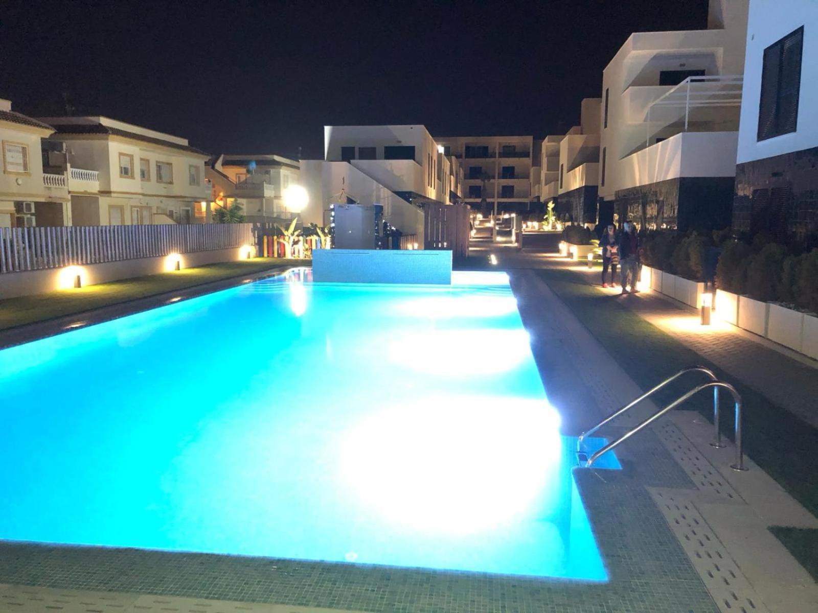 Palmview Poolside Heaven In Turquesa Del Mar Lägenhet Orihuela Exteriör bild